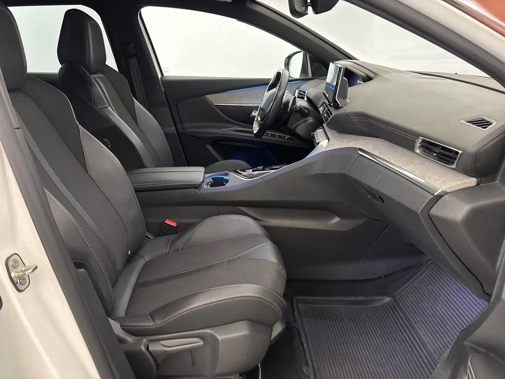 Peugeot 3008 1.2 PureTech GT Navi Kamera Delläder Cockpit MOMS – bild 7 av 11