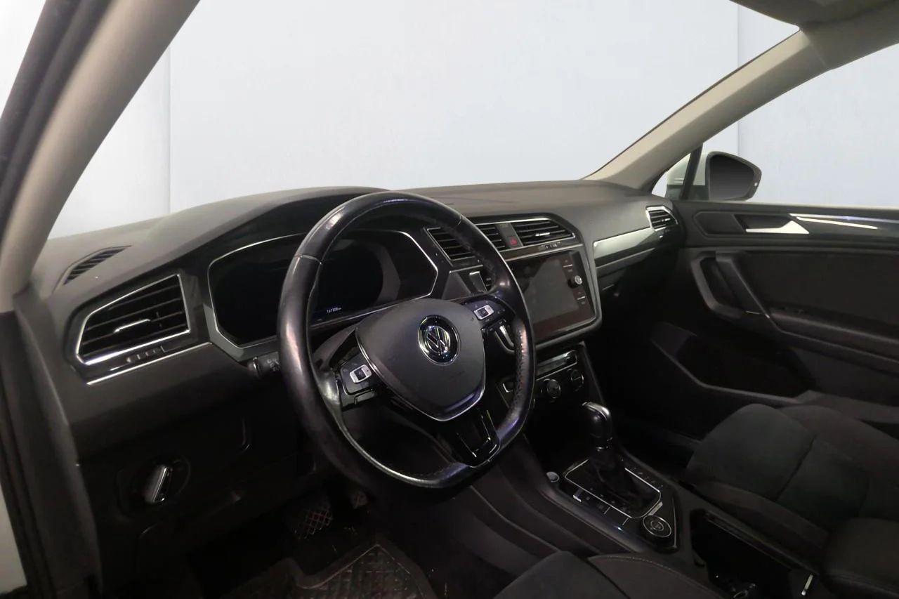 Volkswagen Tiguan Allspace 2.0 TDI 4M GT R-Line Premium 5sits Drag Värmare Cockpit MOMS – bild 7 av 8