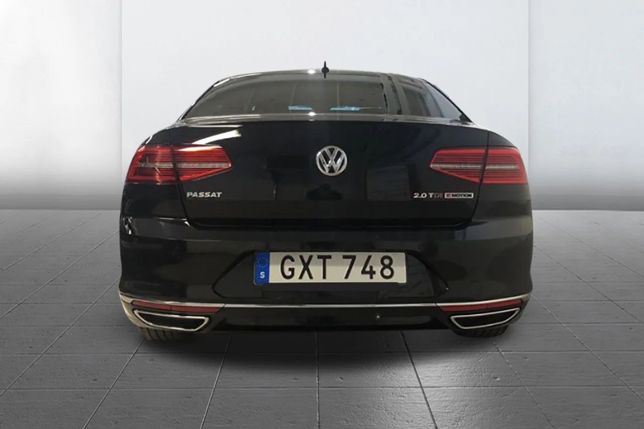 Volkswagen Passat 2.0 TDI Sedan 4M GT R-Line Executive Drag Läder Värmare 190hk – bild 4 av 12