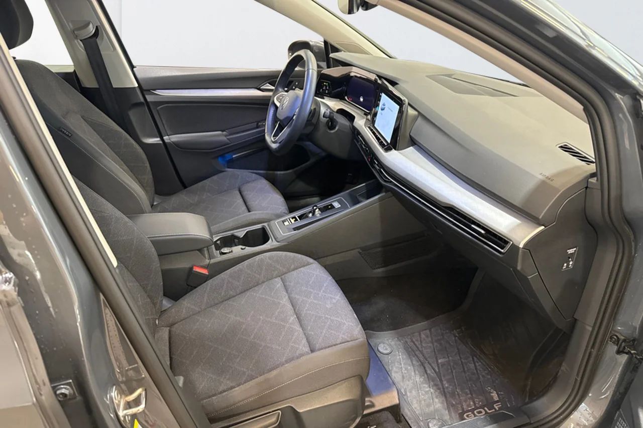 Volkswagen Golf SC 1.5 eTSI Aut Navi Kamera Keyless Massage MOMS – bild 7 av 10
