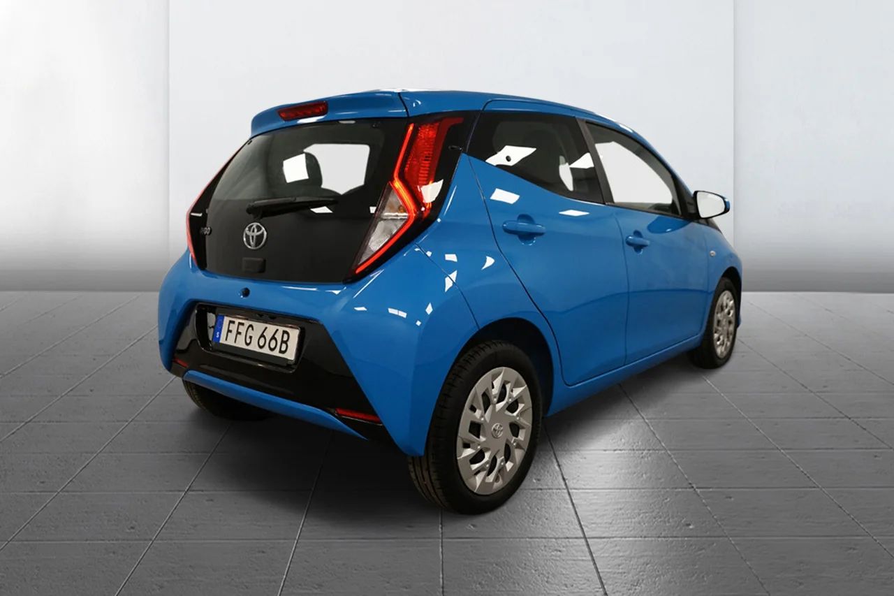 Toyota Aygo 5-dörr 1.0 VVT-i X-Play Filassist Kamkedja 72hk – bild 6 av 18