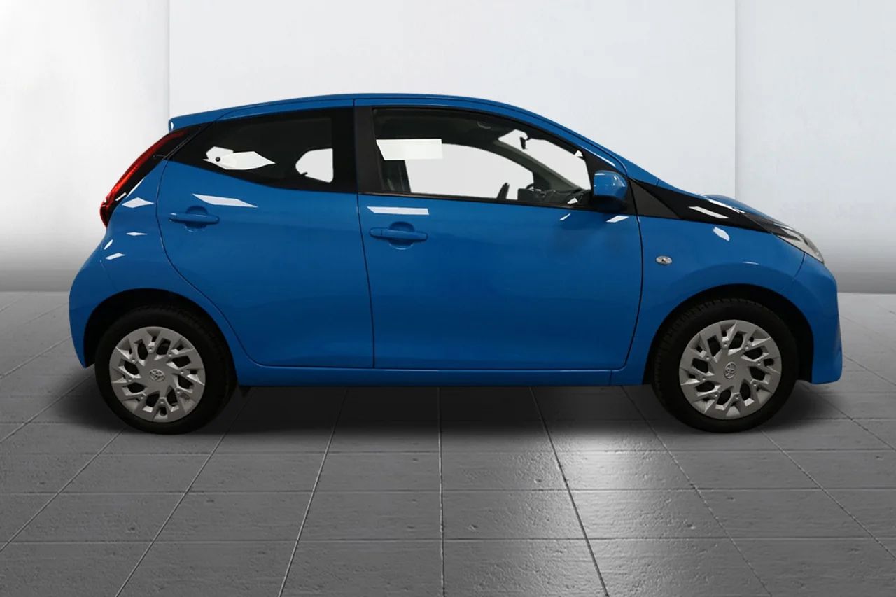 Toyota Aygo 5-dörr 1.0 VVT-i X-Play Filassist Kamkedja 72hk – bild 5 av 18