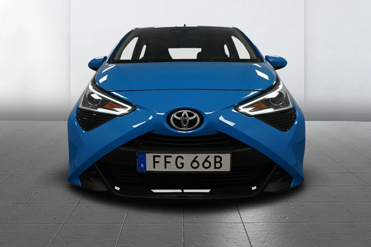 Toyota Aygo 5-dörr 1.0 VVT-i X-Play Filassist Kamkedja 72hk – bild 3 av 18