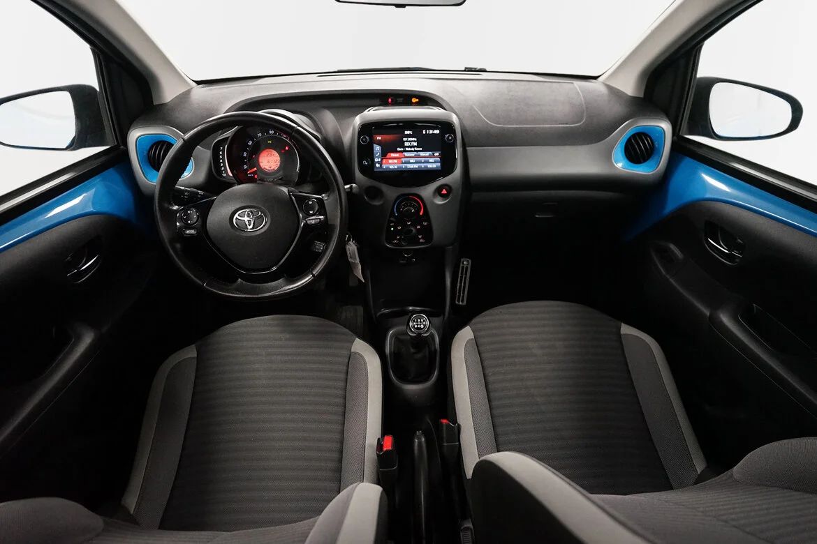 Toyota Aygo 5-dörr 1.0 VVT-i X-Play Filassist Kamkedja 72hk – bild 11 av 18