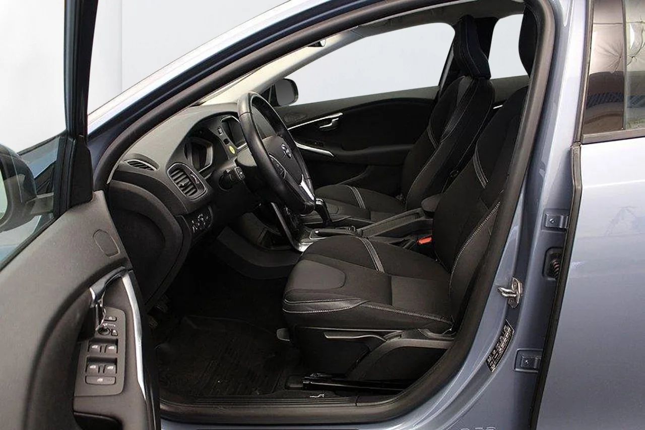 Volvo V40 D2 Business Adv Värmare P-Sens Fullserv@Volvo 120hk – bild 7 av 12