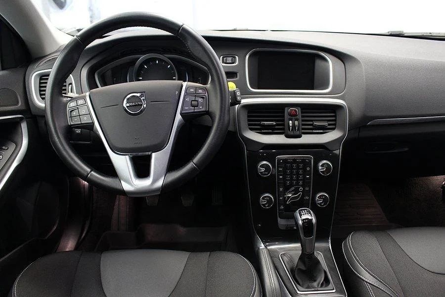 Volvo V40 D2 Business Adv Värmare P-Sens Fullserv@Volvo 120hk – bild 10 av 12