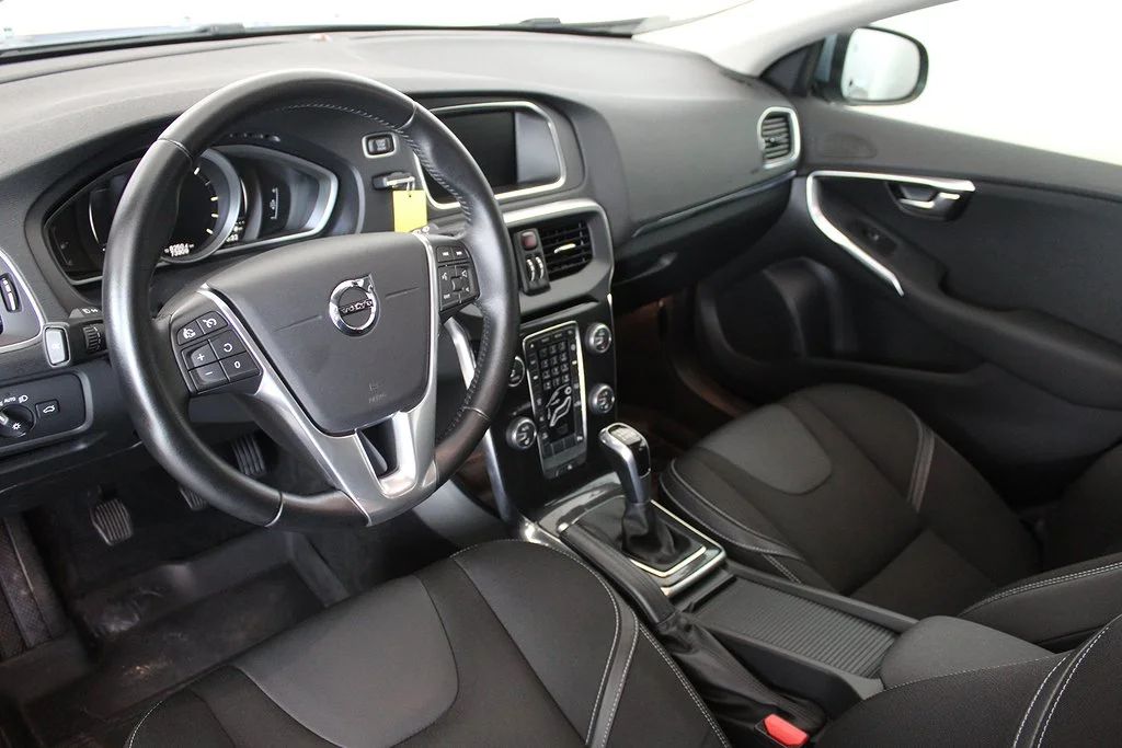 Volvo V40 D2 Business Adv Värmare P-Sens Fullserv@Volvo 120hk – bild 8 av 12