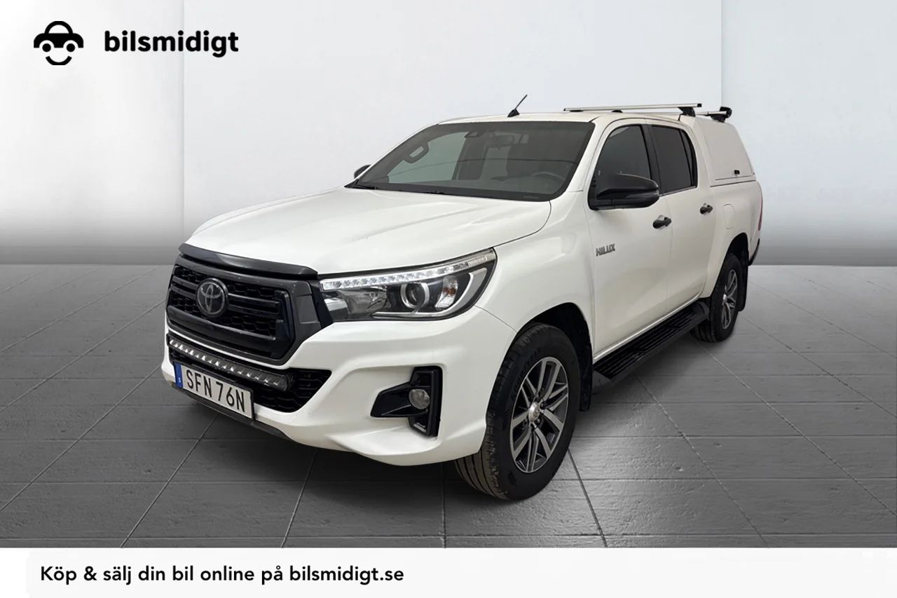 Toyota Hilux Dubbelhytt 2.4 AWD Aut Drag Läder Kamera Värmare MOMS