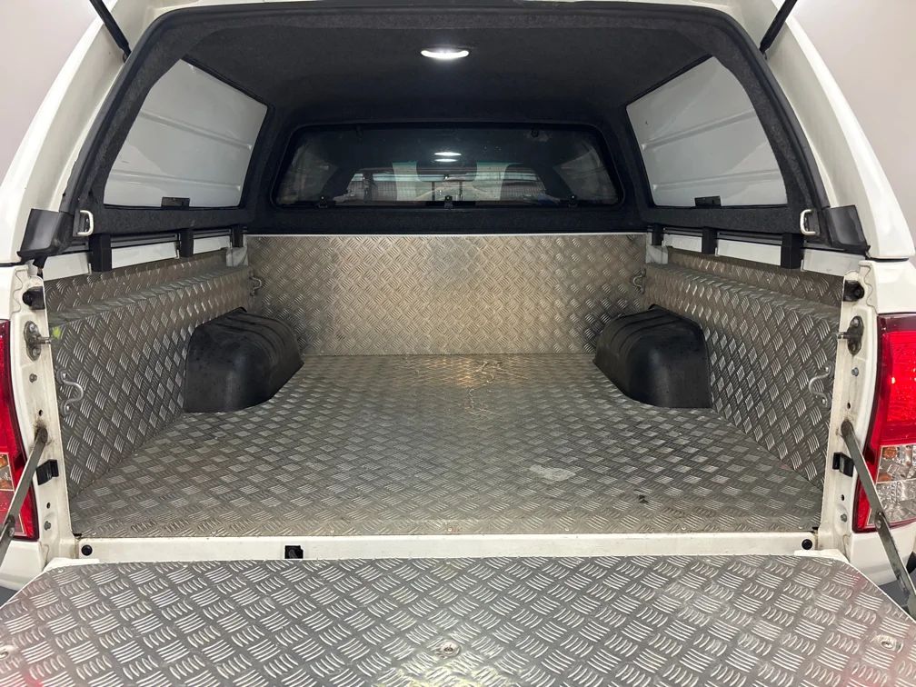 Toyota Hilux Dubbelhytt 2.4 AWD Aut Drag Läder Kamera Värmare MOMS – bild 7 av 7