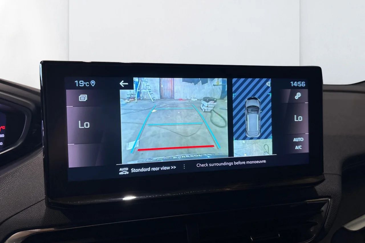Peugeot 3008 1.2 PureTech GT Navi Kamera Delläder Cockpit MOMS – bild 9 av 10