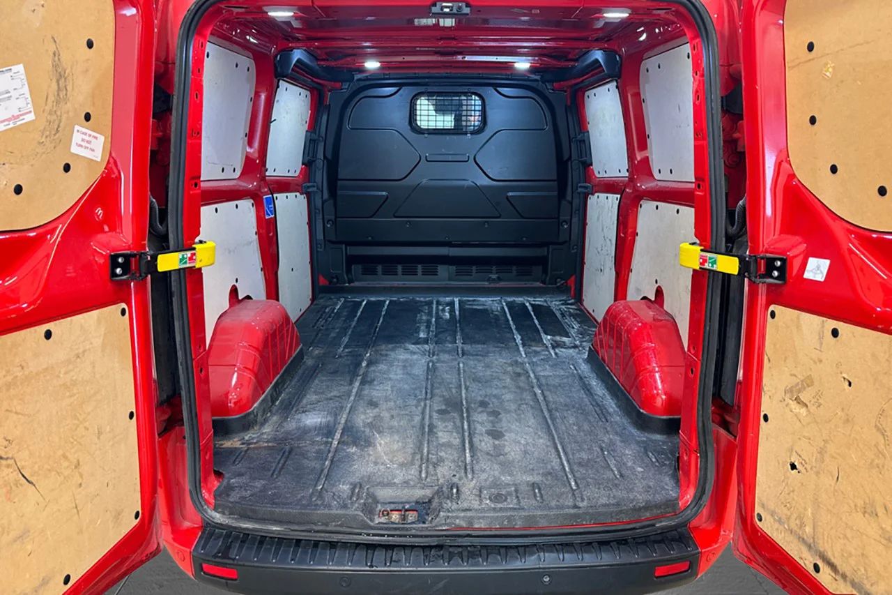 Ford Transit Custom 340 2.0 Aut L1 2xSidodörr 3sits Kamera Värmare MOMS – bild 6 av 9