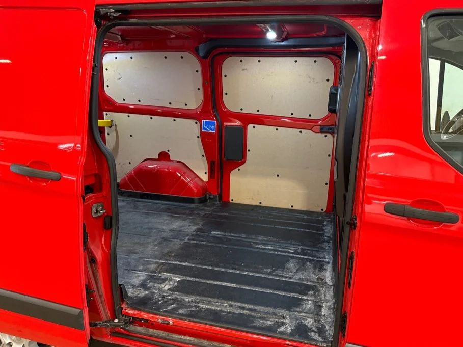 Ford Transit Custom 340 2.0 Aut L1 2xSidodörr 3sits Kamera Värmare MOMS – bild 5 av 9