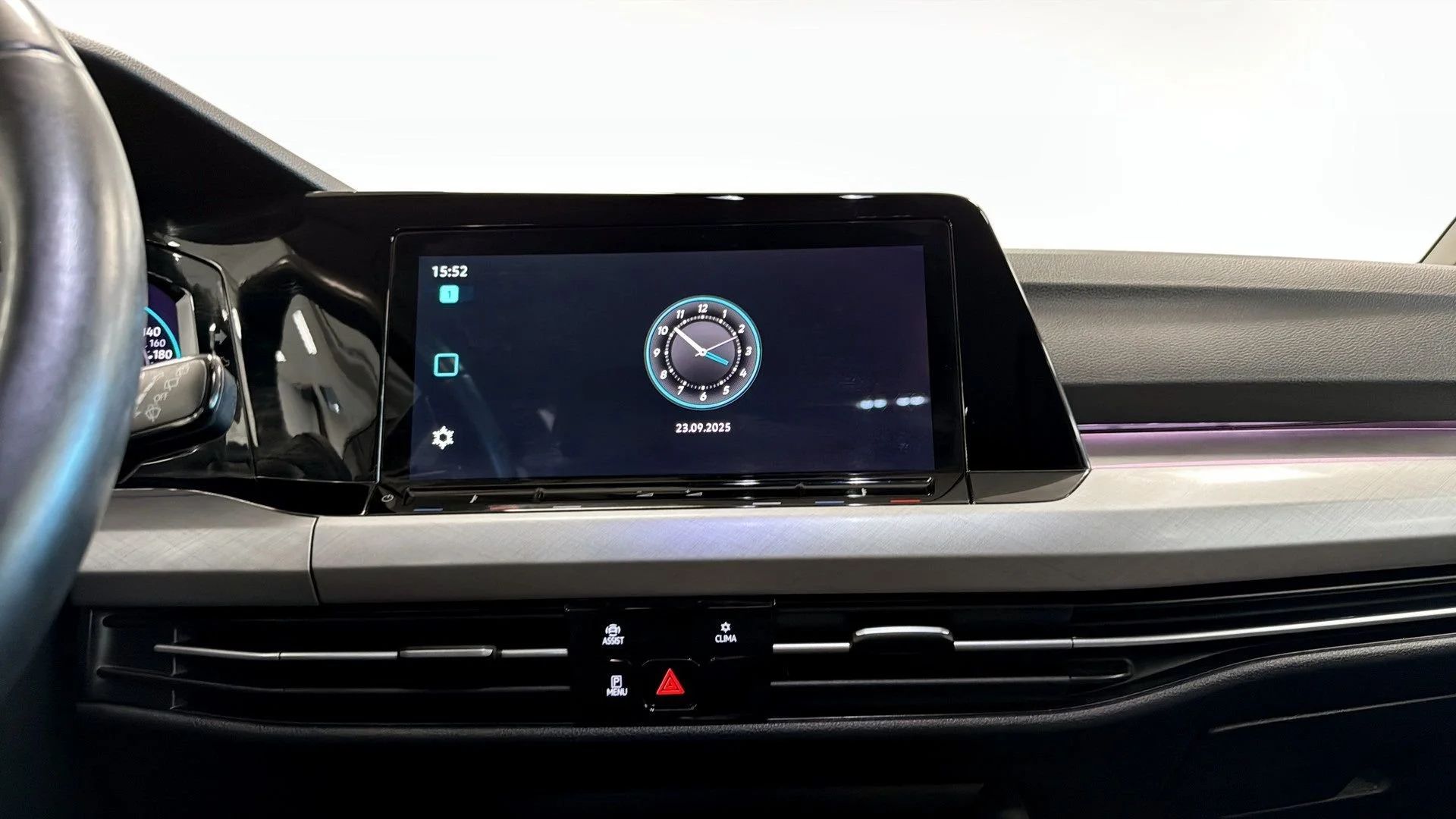 Volkswagen Golf 1.0 eTSI Aut Vinterpkt Cockpit AdaptivFH 110hk – bild 10 av 11