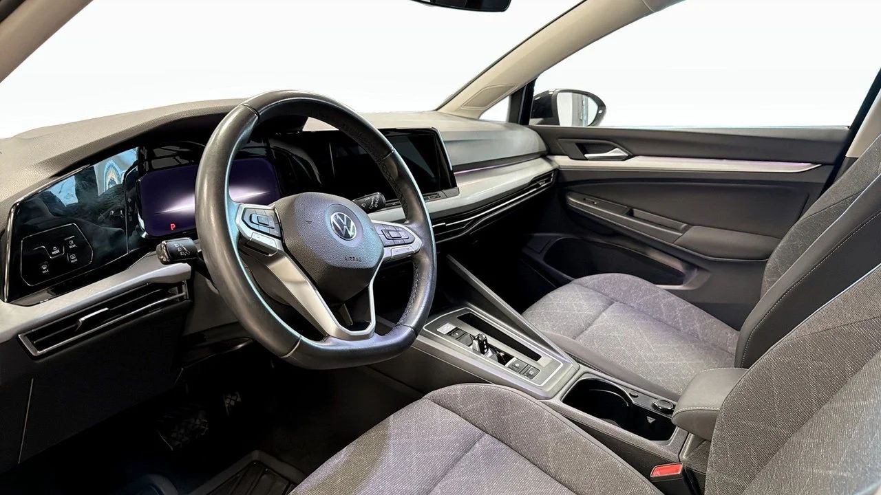 Volkswagen Golf 1.0 eTSI Aut Vinterpkt Cockpit AdaptivFH 110hk – bild 7 av 11