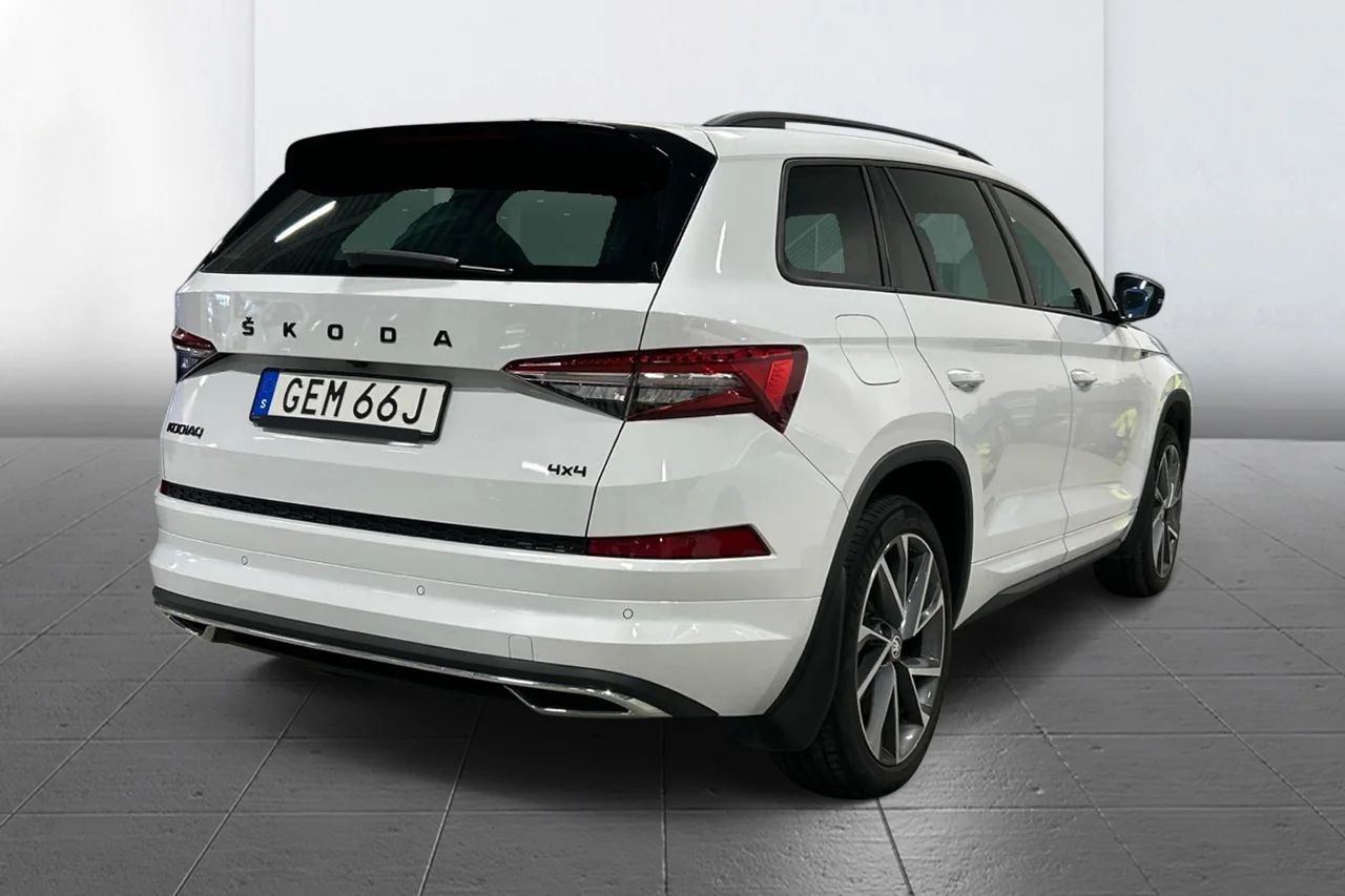 Skoda Kodiaq 2.0 TDI 4x4 Sportline Drag Pano Läder Värmare Kamera 200hk – bild 4 av 10