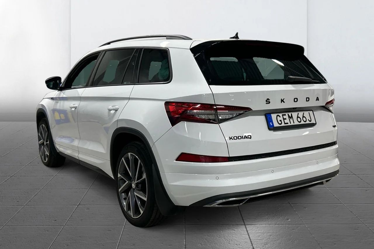 Skoda Kodiaq 2.0 TDI 4x4 Sportline Drag Pano Läder Värmare Kamera 200hk – bild 5 av 10