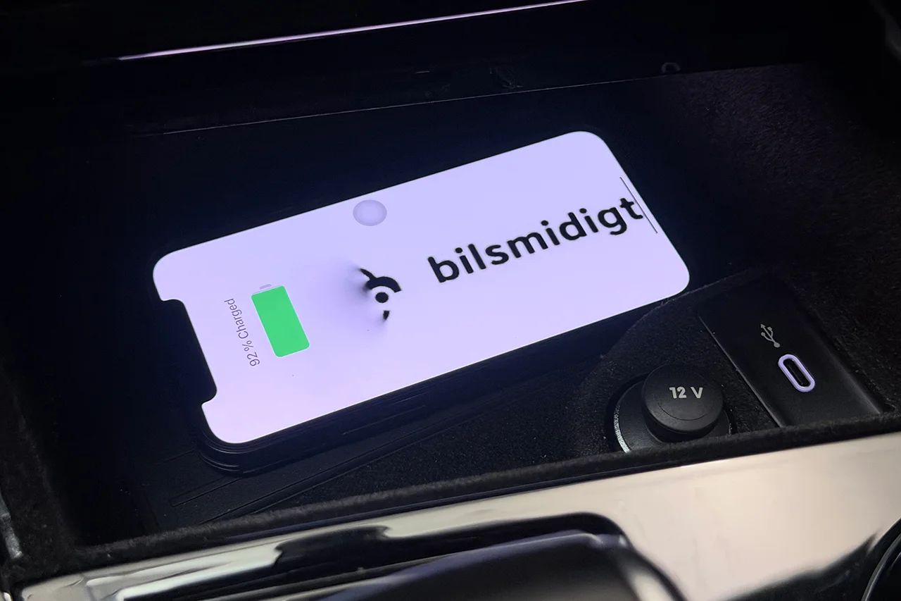 Volkswagen Touareg R eHybrid 3.0 V6 4M Drag Pano Navi HUD Luftfjädring DYNAUDIO *Se Spec* MOMS 462hk – bild 30 av 41