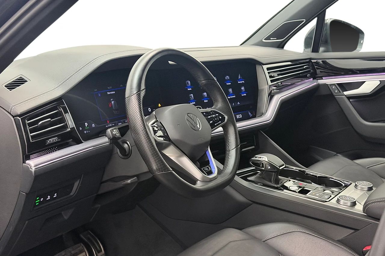 Volkswagen Touareg R eHybrid 3.0 V6 4M Drag Pano Navi HUD Luftfjädring DYNAUDIO *Se Spec* MOMS 462hk – bild 11 av 41