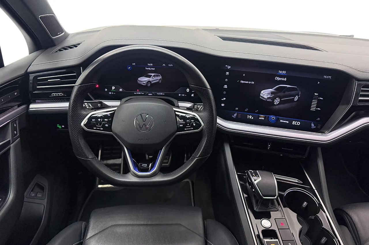 Volkswagen Touareg R eHybrid 3.0 V6 4M Drag Pano Navi HUD Luftfjädring DYNAUDIO *Se Spec* MOMS 462hk – bild 18 av 41