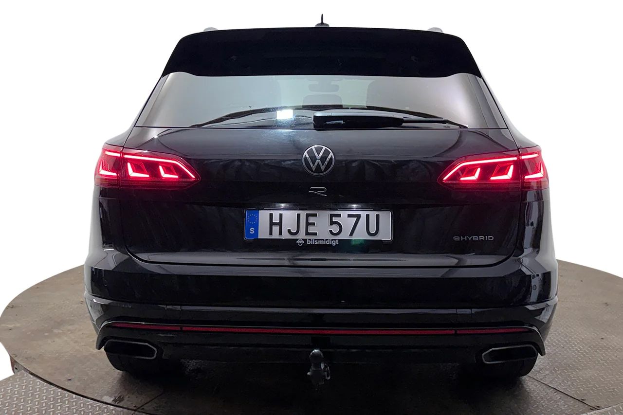 Volkswagen Touareg R eHybrid 3.0 V6 4M Drag Pano Navi HUD Luftfjädring DYNAUDIO *Se Spec* MOMS 462hk – bild 6 av 41