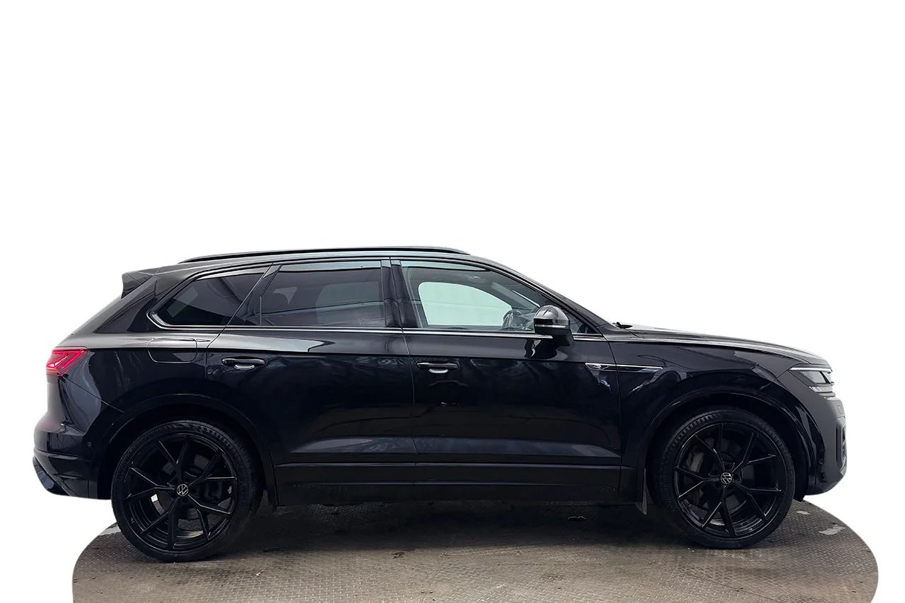 Volkswagen Touareg R eHybrid 3.0 V6 4M Drag Pano Navi HUD Luftfjädring DYNAUDIO *Se Spec* MOMS 462hk – bild 4 av 41