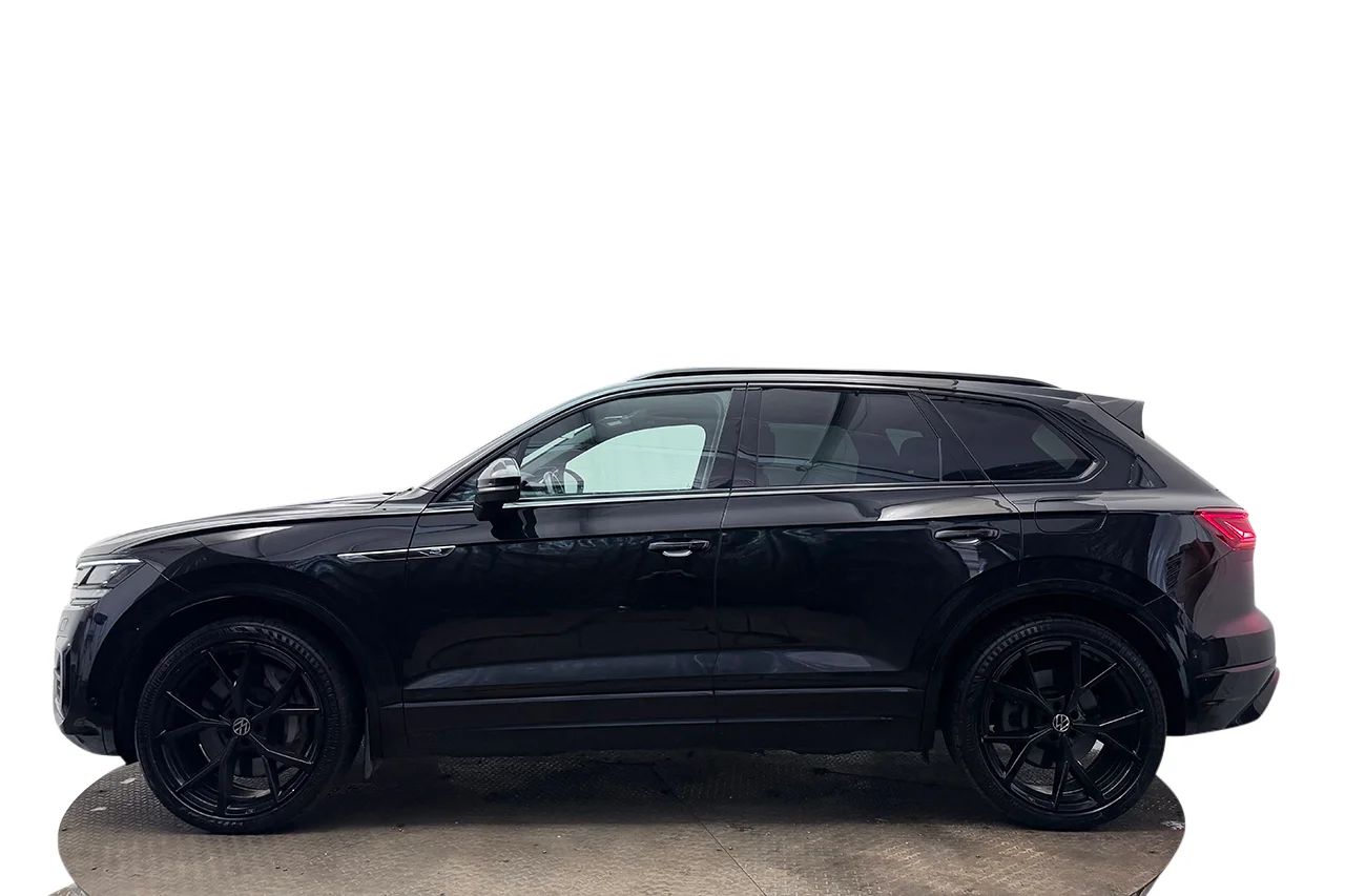 Volkswagen Touareg R eHybrid 3.0 V6 4M Drag Pano Navi HUD Luftfjädring DYNAUDIO *Se Spec* MOMS 462hk – bild 8 av 41