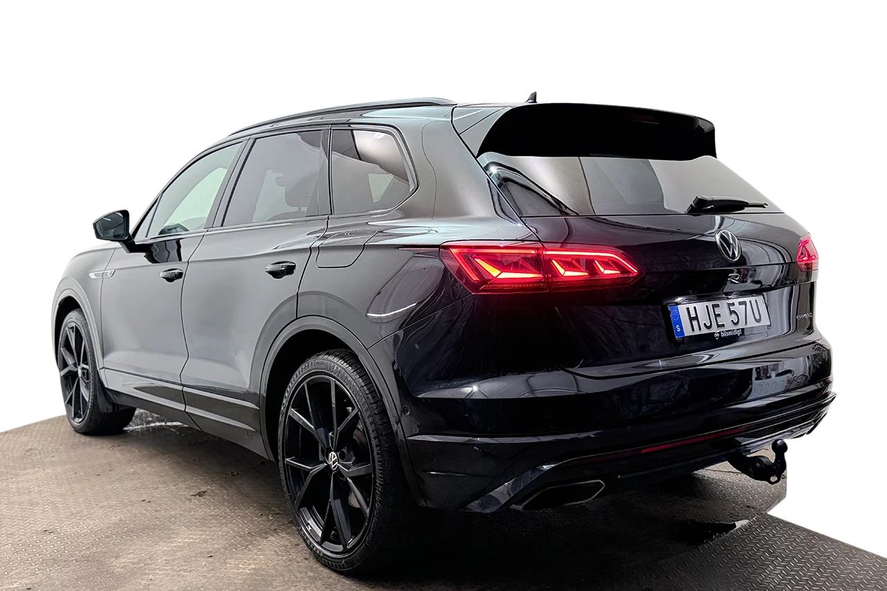 Volkswagen Touareg R eHybrid 3.0 V6 4M Drag Pano Navi HUD Luftfjädring DYNAUDIO *Se Spec* MOMS 462hk – bild 7 av 41