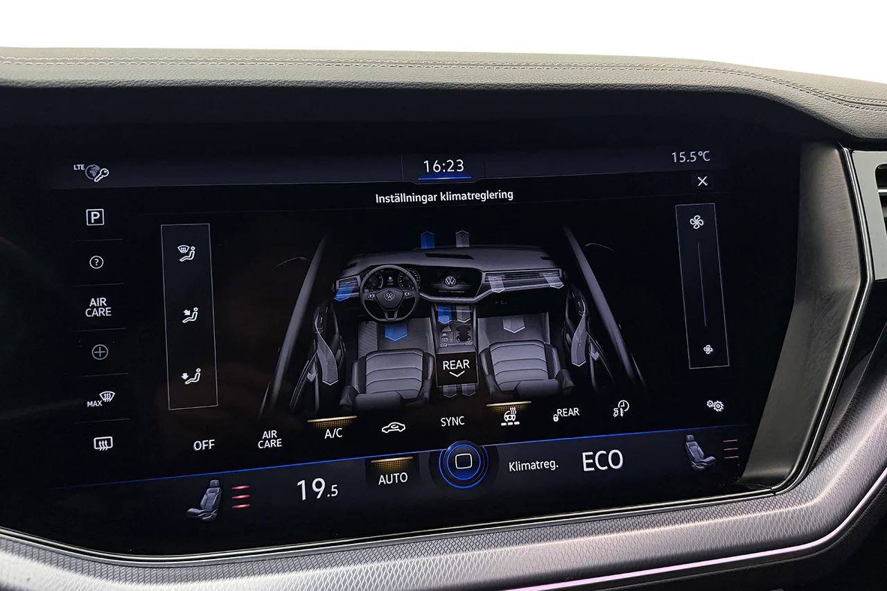 Volkswagen Touareg R eHybrid 3.0 V6 4M Drag Pano Navi HUD Luftfjädring DYNAUDIO *Se Spec* MOMS 462hk – bild 26 av 41