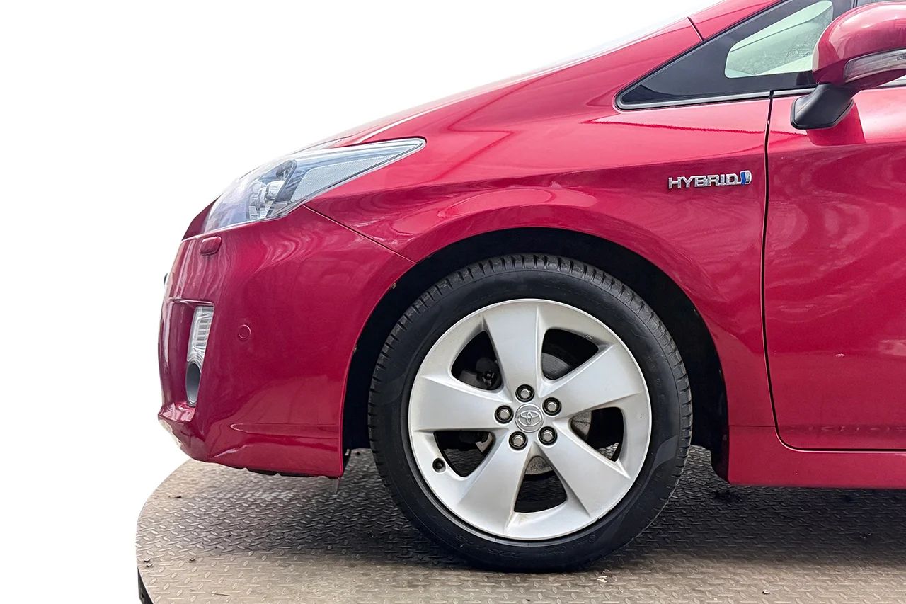 Toyota Prius Hybrid Head-Up Navi Kamera Keyless 136hk – bild 9 av 29