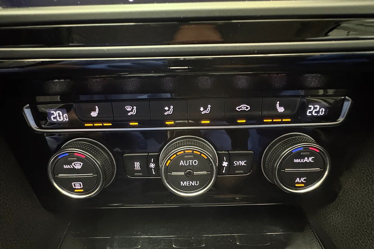 Volkswagen Passat Variant GTE 1.4 TSI Komfort&Design Drag Kamera Cockpit 218hk – bild 23 av 27