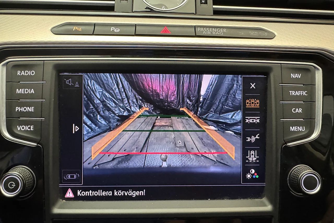 Volkswagen Passat Variant GTE 1.4 TSI Komfort&Design Drag Kamera Cockpit 218hk – bild 19 av 27
