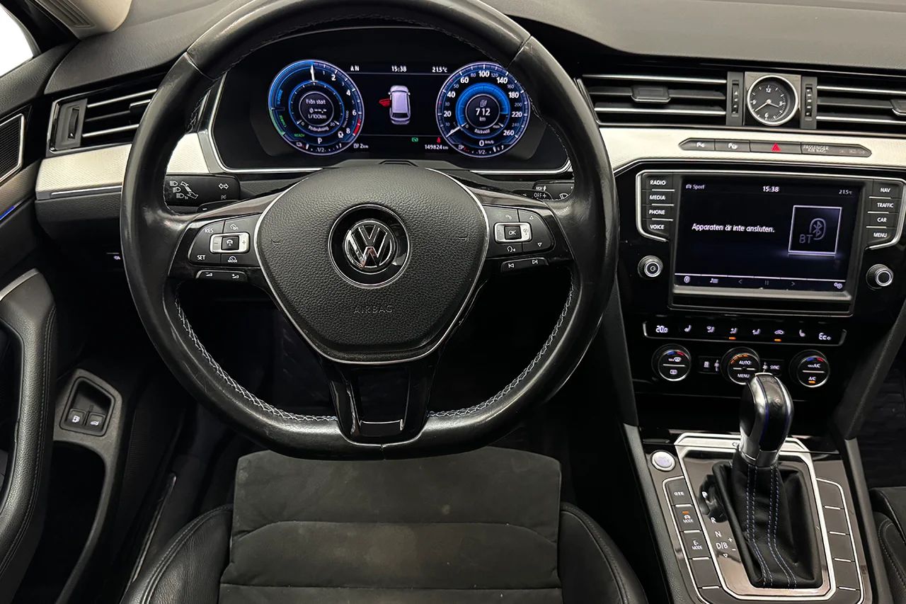 Volkswagen Passat Variant GTE 1.4 TSI Komfort&Design Drag Kamera Cockpit 218hk – bild 14 av 27