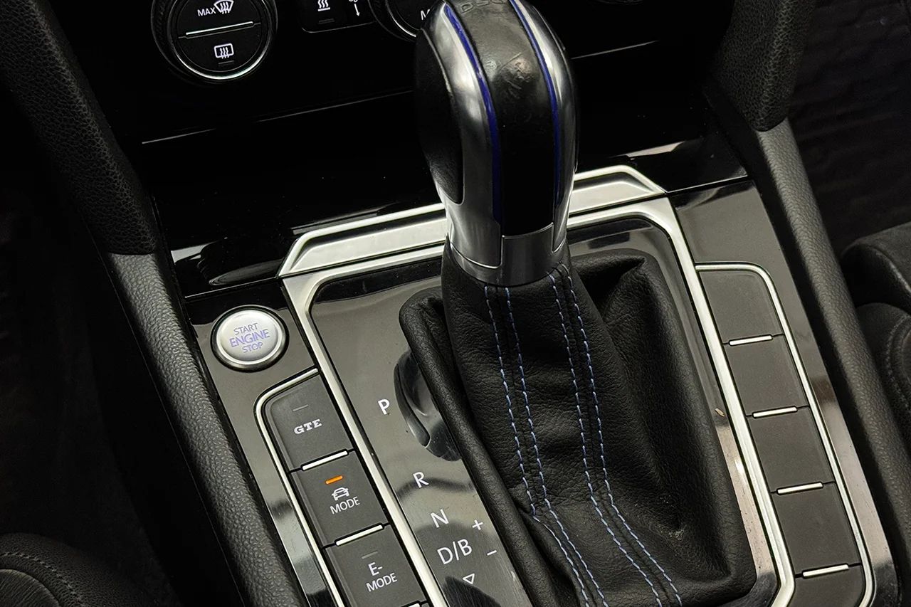 Volkswagen Passat Variant GTE 1.4 TSI Komfort&Design Drag Kamera Cockpit 218hk – bild 24 av 27