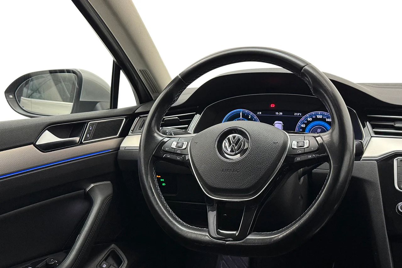 Volkswagen Passat Variant GTE 1.4 TSI Komfort&Design Drag Kamera Cockpit 218hk – bild 13 av 27