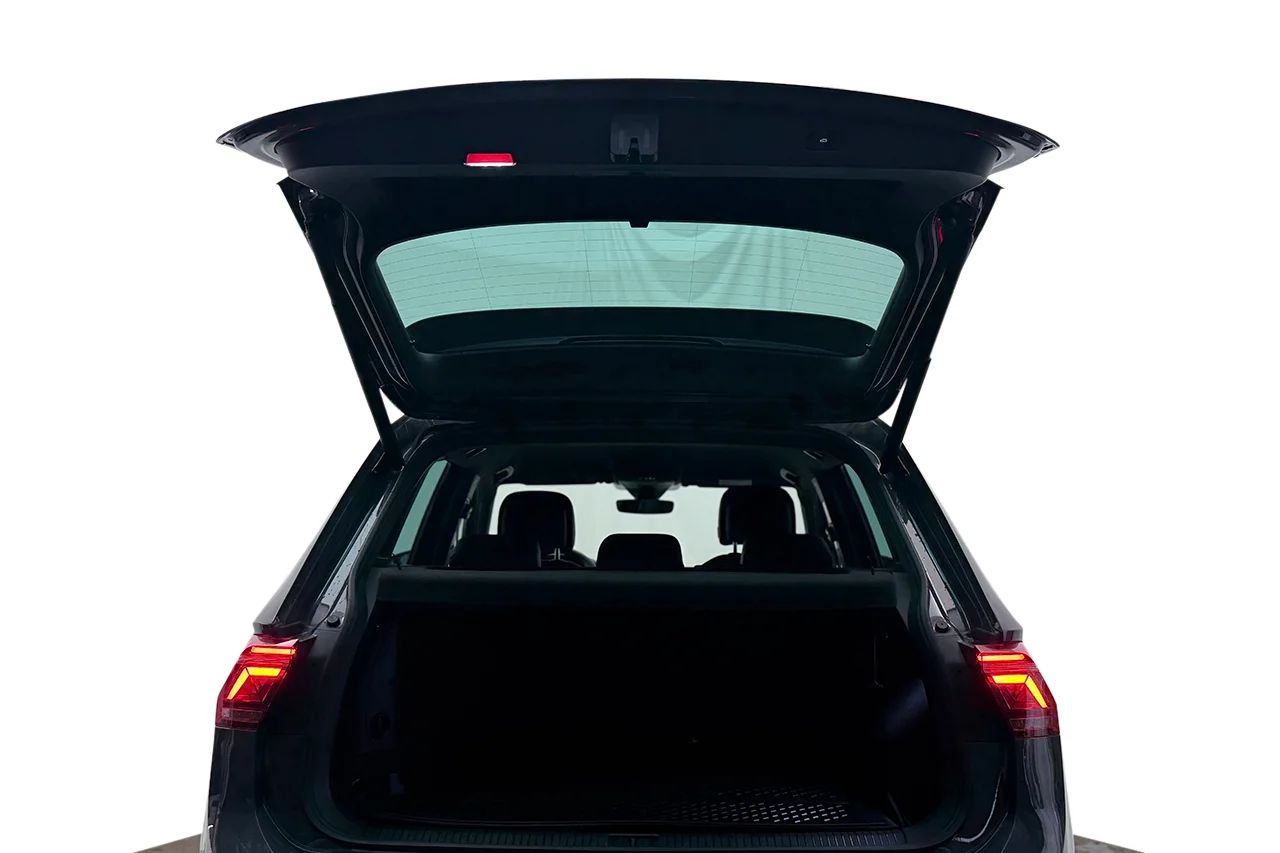 Volkswagen Tiguan eHybrid 1.4 TSI R-Line Drag Navi Kamera IQ.Light 245hk – bild 35 av 37