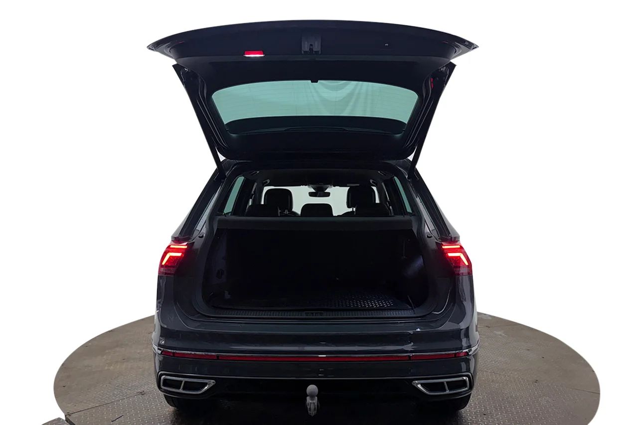 Volkswagen Tiguan eHybrid 1.4 TSI R-Line Drag Navi Kamera IQ.Light 245hk – bild 7 av 37