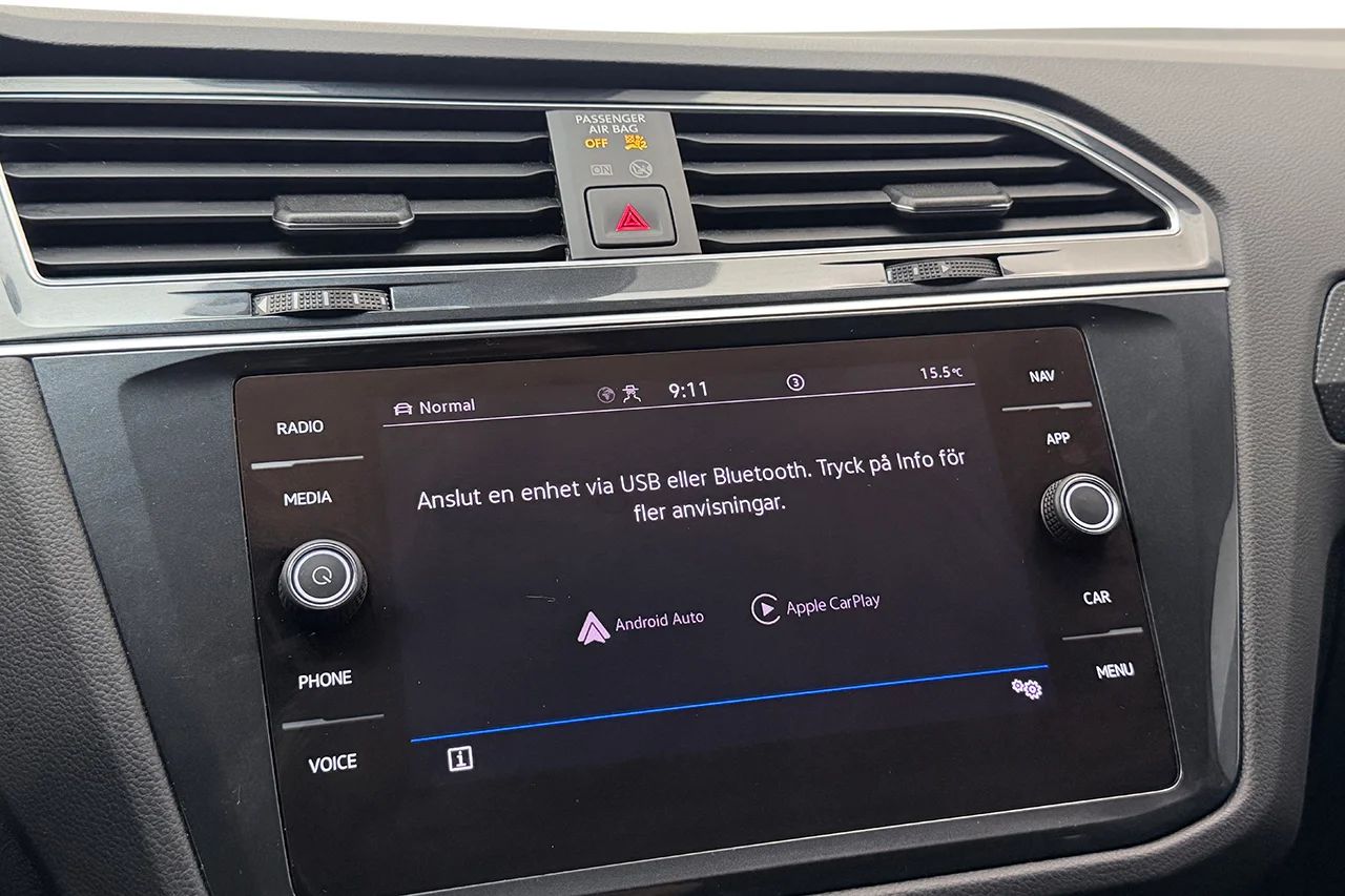 Volkswagen Tiguan eHybrid 1.4 TSI R-Line Drag Navi Kamera IQ.Light 245hk – bild 22 av 37