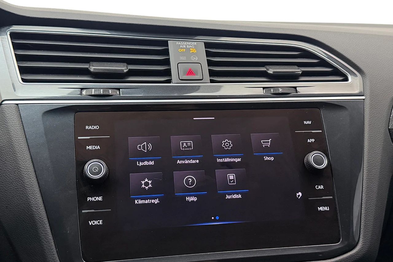 Volkswagen Tiguan eHybrid 1.4 TSI R-Line Drag Navi Kamera IQ.Light 245hk – bild 28 av 37