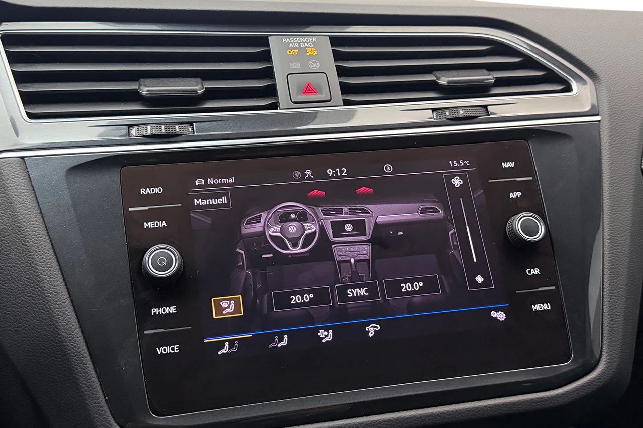 Volkswagen Tiguan eHybrid 1.4 TSI R-Line Drag Navi Kamera IQ.Light 245hk – bild 23 av 37