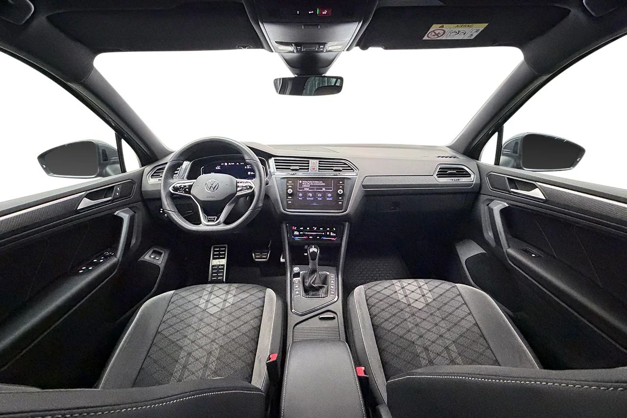Volkswagen Tiguan eHybrid 1.4 TSI R-Line Drag Navi Kamera IQ.Light 245hk – bild 15 av 37