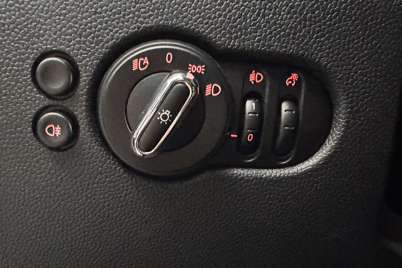 Mini Cooper S 5-dörr Aut Komfortpkt Connected Läder P-Sens 178hk – bild 14 av 14