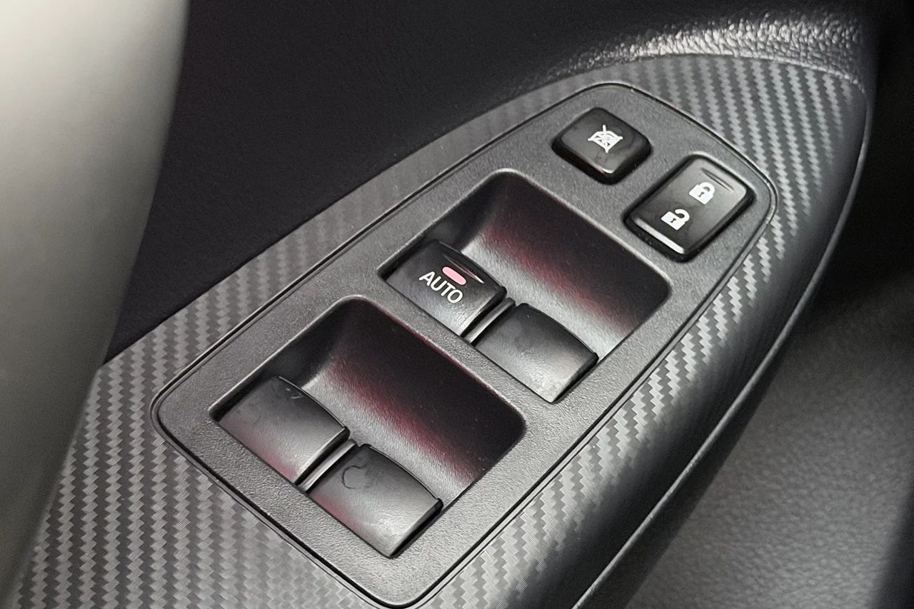 Mitsubishi Eclipse Cross PHEV 2.4 4WD Kamera Keyless Filassist MOMS 188hk – bild 28 av 30