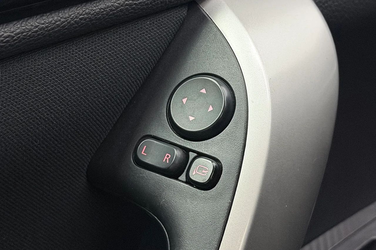 Mitsubishi Eclipse Cross PHEV 2.4 4WD Kamera Keyless Filassist MOMS 188hk – bild 27 av 30