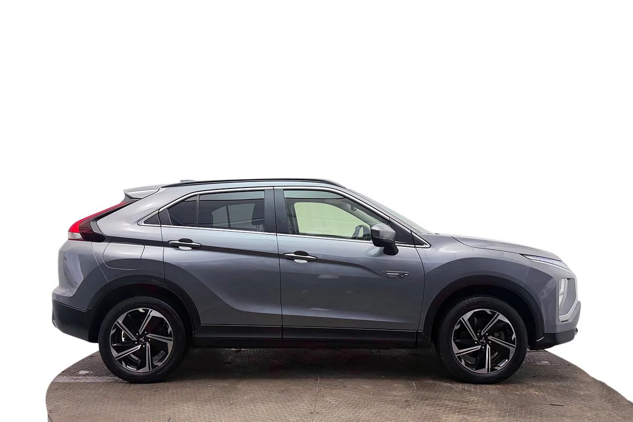 Mitsubishi Eclipse Cross PHEV 2.4 4WD Kamera Keyless Filassist MOMS 188hk – bild 4 av 30