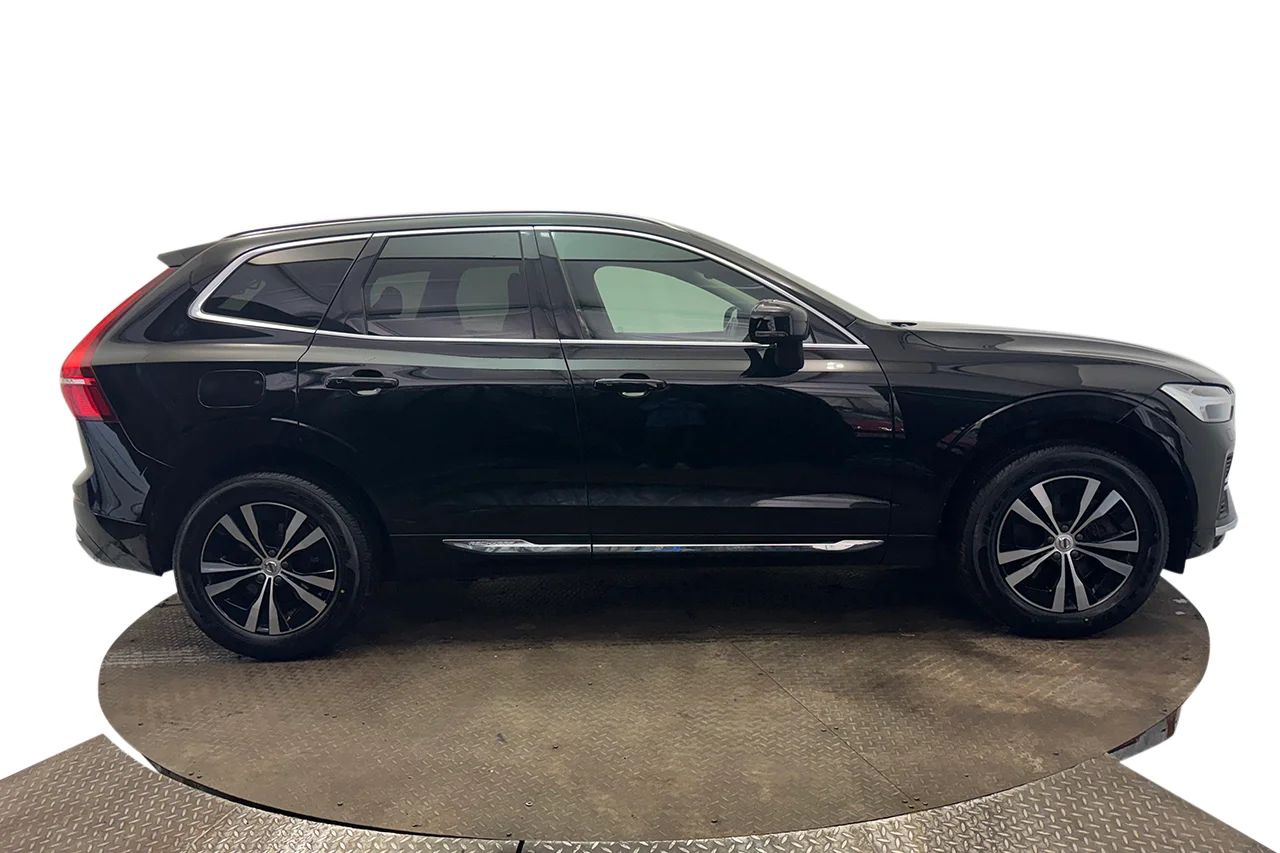 Volvo XC60 Recharge T6 AWD Drag Pano Navi Kamera BLIS MOMS 350hk – bild 4 av 36