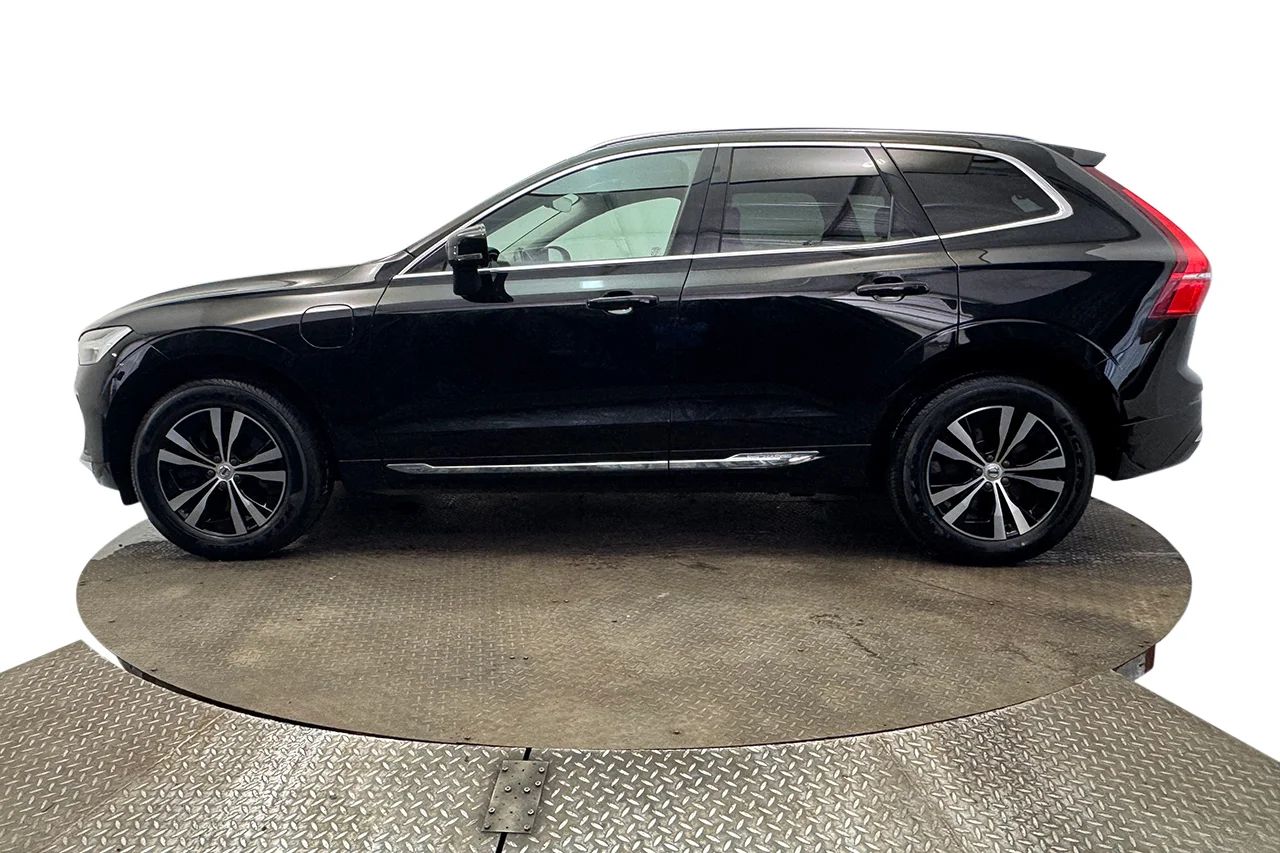 Volvo XC60 Recharge T6 AWD Drag Pano Navi Kamera BLIS MOMS 350hk – bild 9 av 36
