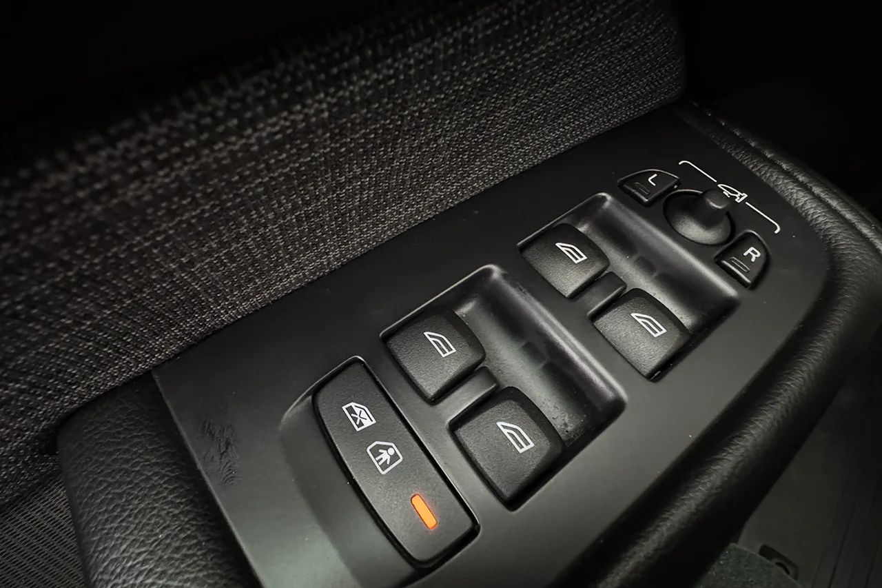 Volvo XC60 Recharge T6 AWD Drag Pano Navi Kamera BLIS MOMS 350hk – bild 31 av 36