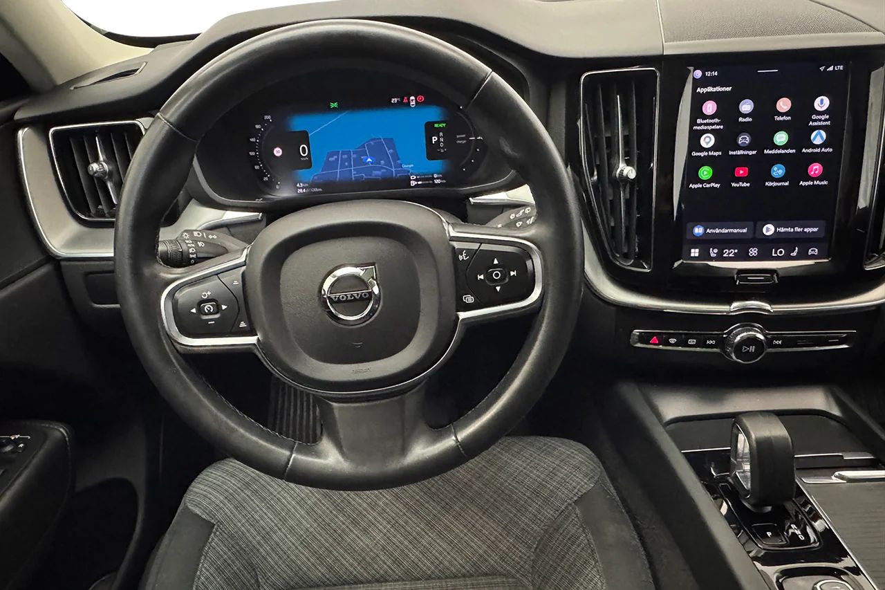 Volvo XC60 Recharge T6 AWD Drag Pano Navi Kamera BLIS MOMS 350hk – bild 17 av 36