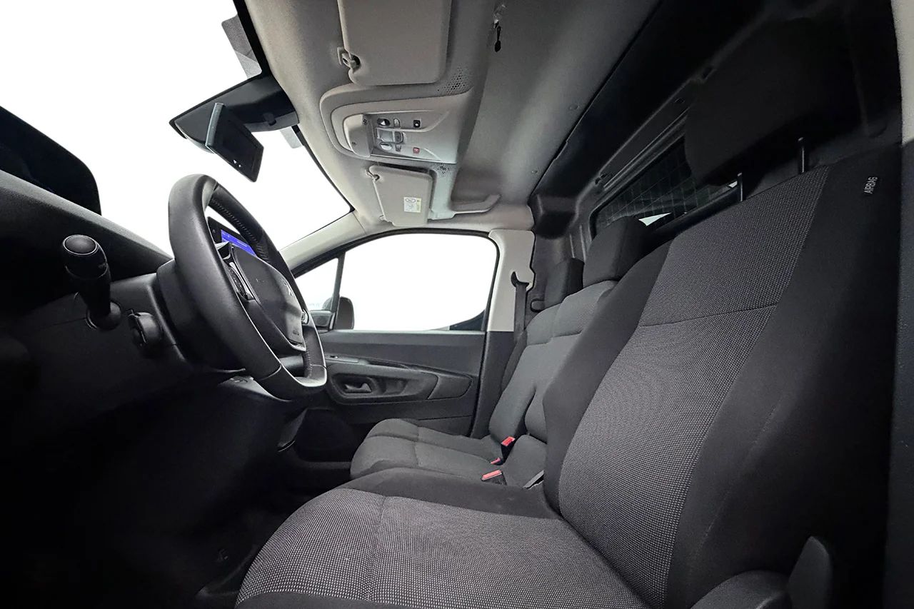 Peugeot e-Partner L2 50 kWh Inredd 3-sits Navi Kamera P-Sensorer MOMS 136hk – bild 11 av 27