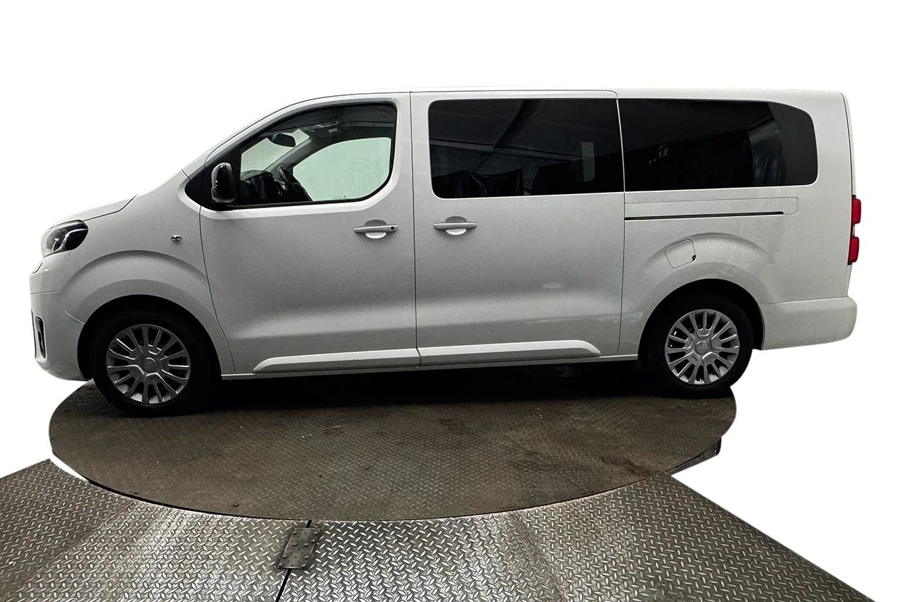 Toyota ProAce Verso 2.0 D-4D Aut Lång 9sits Drag HeadUp Värmare MOMS 177hk – bild 8 av 29
